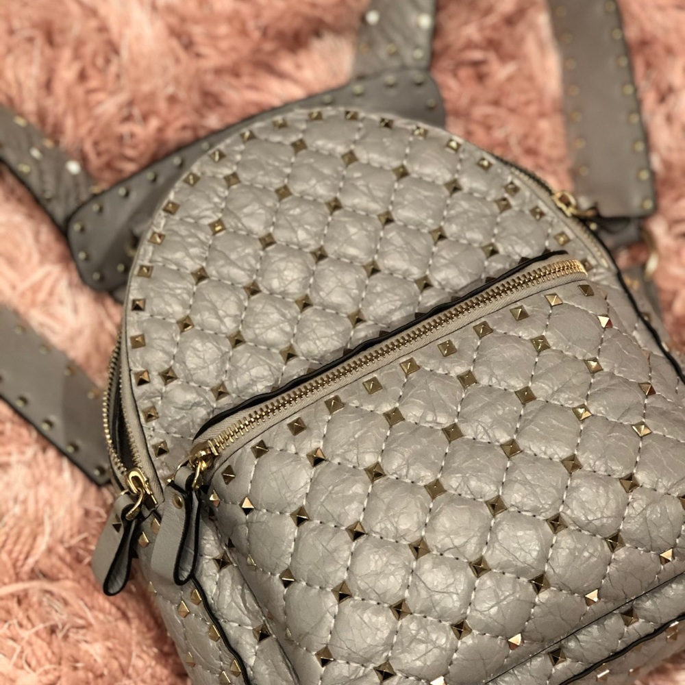 Valentino Rockstud Medium Backpack 100% Authentic - Picture 2 of 8